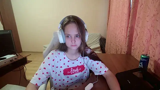 Snapshot of SharybbFace chatting on 09.24.25 SharybbFace online show from 09.24.25