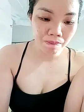 Snapshot of Nyla-a chatting on 09.16.25 Nyla-a online show from 09.16.25