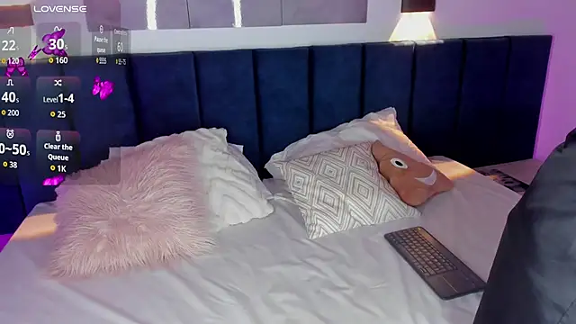 SharonLovee online show from 11.29.25