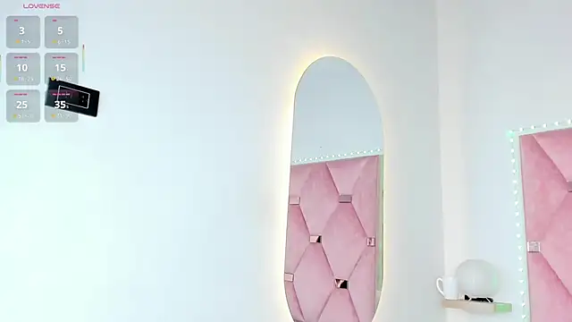 Snapshot of La_Diabla8 chatting on 10.27.25 La Diabla8 online show from 10.27.25