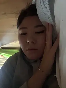 Snapshot of LAURA_LLL chatting on 11.16.25 LAURA LLL online show from 11.16.25