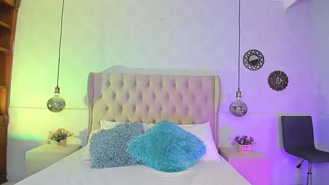 cloehill  online show from 10.13.25