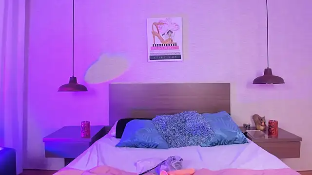 cloehill  online show from 10.28.25