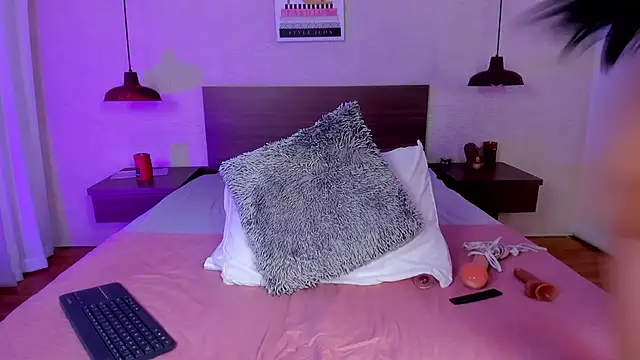 cloehill  online show from 12.18.25