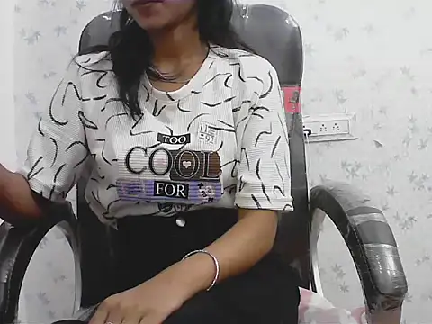 short girl  online show from 04.08.26