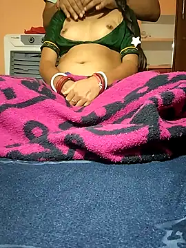 Snapshot of monarani5986 chatting on 11.13.25 monarani5986 online show from 11.13.25