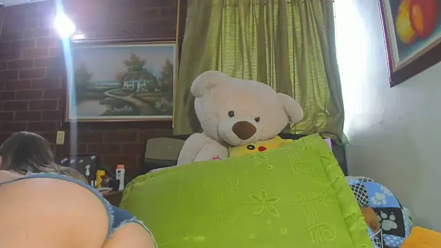 LatinaMature  online show from 03.15.26