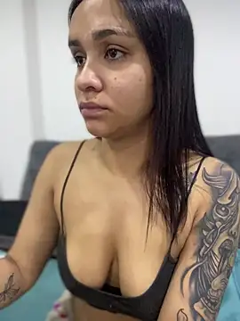 Snapshot of Isabella-Teen chatting on 11.28.25 Isabella-Teen online show from 11.28.25