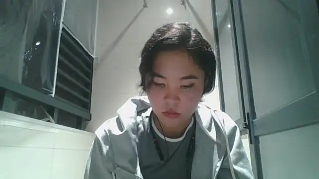 Snapshot of JennyCarpenter chatting on 10.30.25 JennyCarpenter online show from 10.30.25