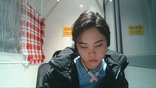 Snapshot of JennyCarpenter chatting on 12.15.25 JennyCarpenter online show from 12.15.25