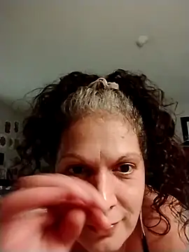 Snapshot of LilTinyWoman chatting on 10.09.25 LilTinyWoman online show from 10.09.25