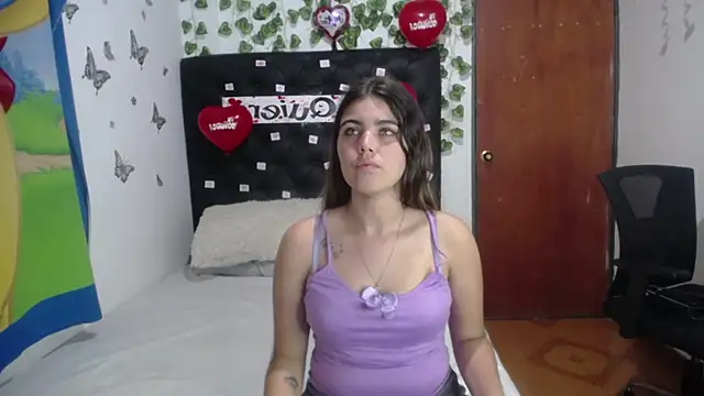 Snapshot of isabel_09 chatting on 02.14.26 isabel 09 online show from 02.14.26