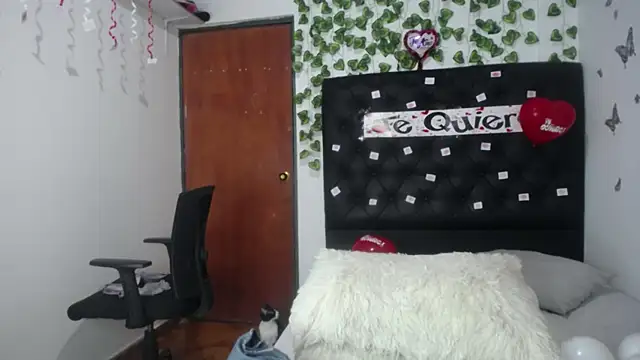 Snapshot of isabel_09 chatting on 02.14.26 isabel 09 online show from 02.14.26