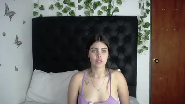 Snapshot of isabel_09 chatting on 04.18.26 isabel 09 online show from 04.18.26