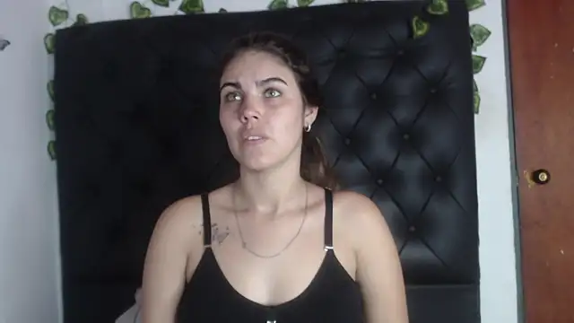 Snapshot of isabel_09 chatting on 04.30.26 isabel 09 online show from 04.30.26