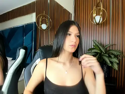 AggathaSanders  online show from 09.19.25