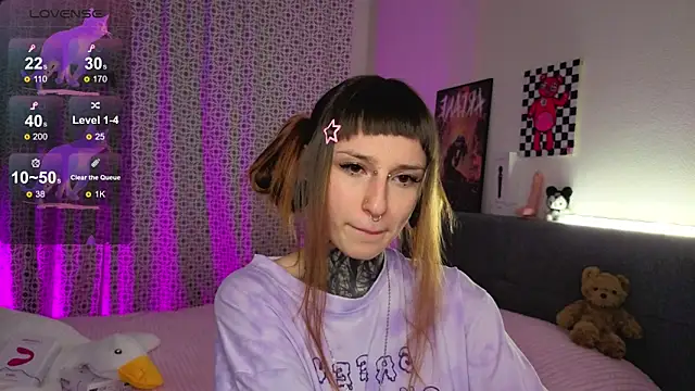 LilithPoison online show from 11.15.25