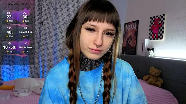 LilithPoison online show from 12.21.25