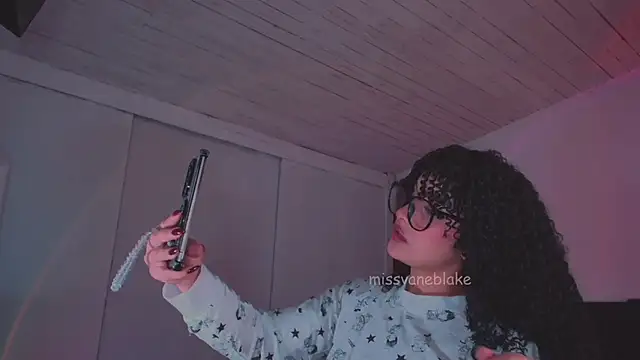 missvaneblake online show from 12.03.25