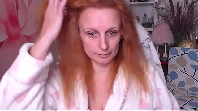 Snapshot of Venus_love1 chatting on 12.15.25 Venus love1 online show from 12.15.25