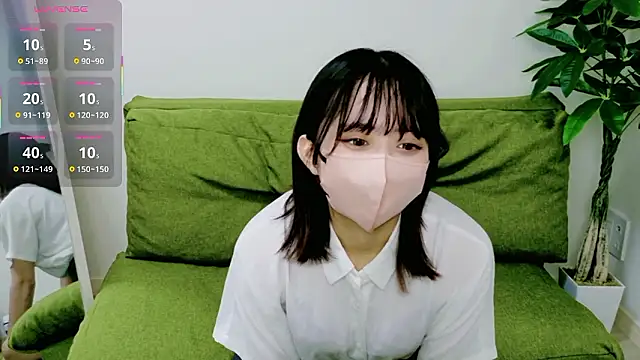 Snapshot of RUNA_RU-NA chatting on 09.22.25 RUNA RU-NA online show from 09.22.25