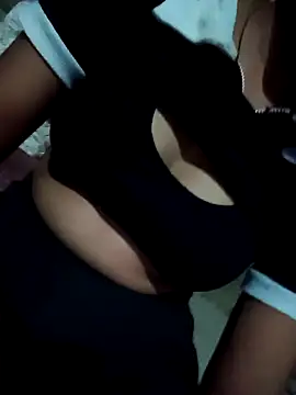 Snapshot of Aaisha-16 chatting on 05.12.26 Aaisha-16 online show from 05.12.26
