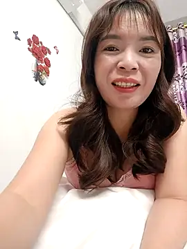 Snapshot of Livelulu chatting on 10.10.25 Livelulu online show from 10.10.25