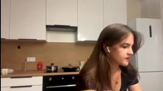 FavorLeila online show from 10.02.25