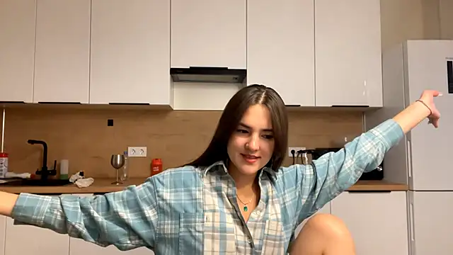 FavorLeila online show from 10.03.25