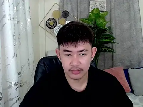 Snapshot of NaughtyGlow97 chatting on 09.14.25 NaughtyGlow97 online show from 09.14.25