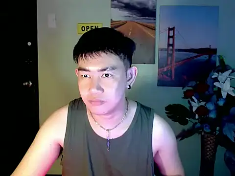 Snapshot of NaughtyGlow97 chatting on 10.05.25 NaughtyGlow97 online show from 10.05.25