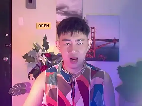 Snapshot of NaughtyGlow97 chatting on 10.28.25 NaughtyGlow97 online show from 10.28.25