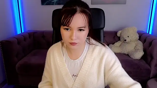 Snapshot of Aurora_Gilbert chatting on 09.18.25 Aurora Gilbert online show from 09.18.25