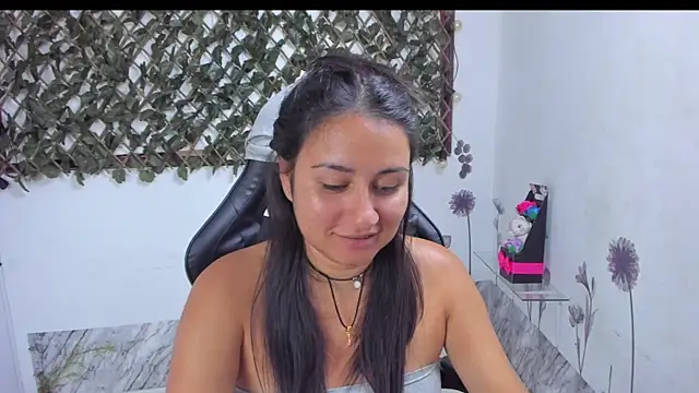 Luna021 1 online show from 11.28.25