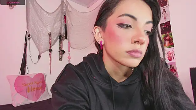 agathaaiko6 online show from 12.03.25