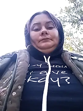 Snapshot of Flacara100 chatting on 10.21.25 Flacara100 online show from 10.21.25