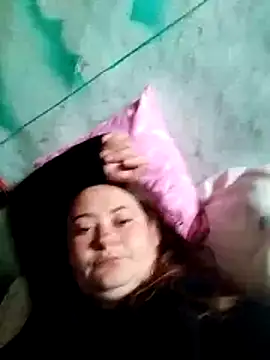 Snapshot of Flacara100 chatting on 10.25.25 Flacara100 online show from 10.25.25