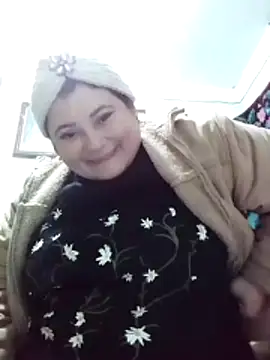 Snapshot of Flacara100 chatting on 11.28.25 Flacara100 online show from 11.28.25