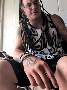 Snapshot of Clownboi17 chatting on 09.25.25 Clownboi17 online show from 09.25.25