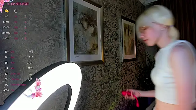 AlettaEve online show from 10.15.25