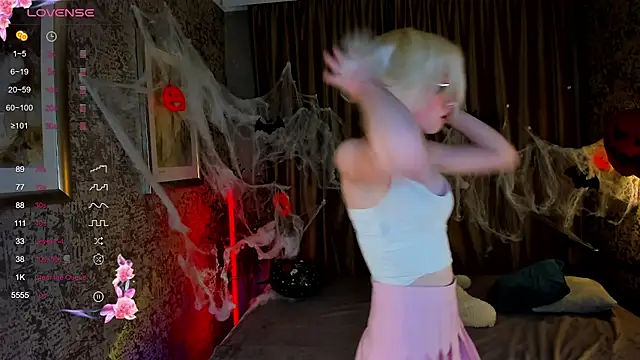 AlettaEve online show from 10.17.25