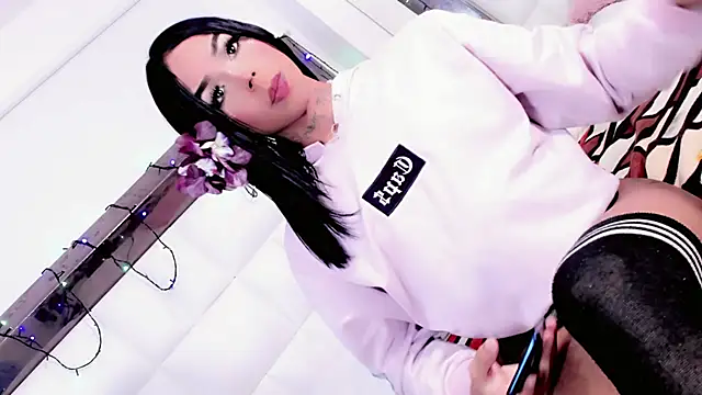 leah fernanda online show from 09.22.25