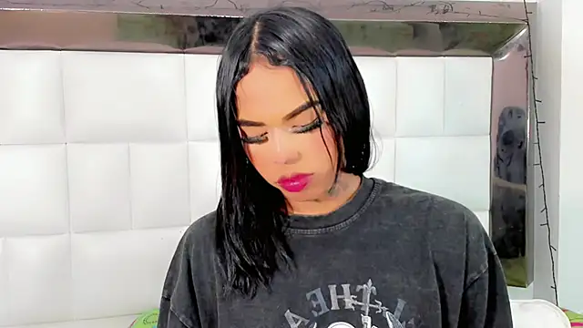 leah fernanda online show from 10.10.25