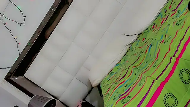 leah fernanda online show from 10.12.25