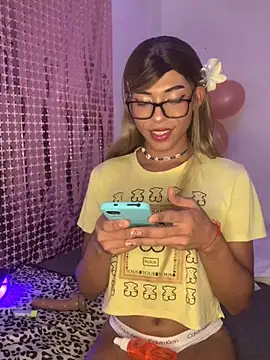 Snapshot of Sweet_Tyra_Doll chatting on 10.17.25 Sweet Tyra Doll online show from 10.17.25
