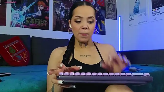 KiraQuinn1 online show from 10.15.25