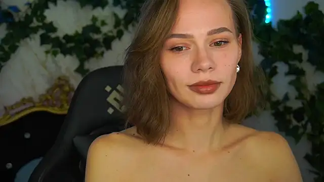 ShyySiren online show from 11.27.25