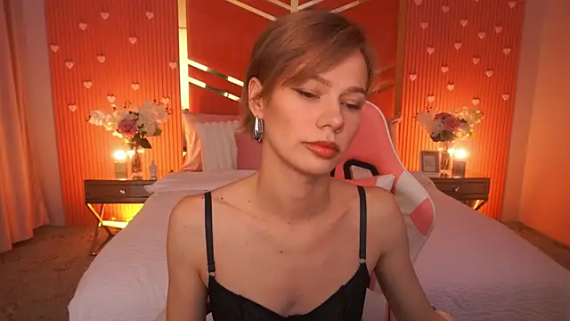Snapshot of ShyySiren chatting on 06.26.26 ShyySiren online show from 06.26.26