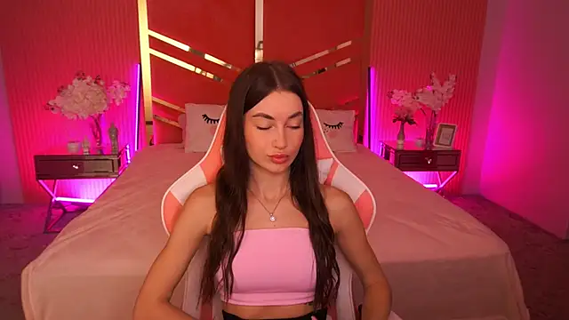 CherryyLulu online show from 11.28.25