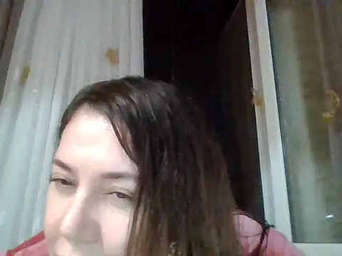 Snapshot of Lomivah chatting on 10.26.25 Lomivah online show from 10.26.25